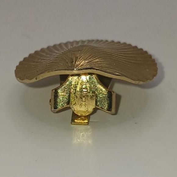 Vintage goldtone christian dior  clam clip on earrings